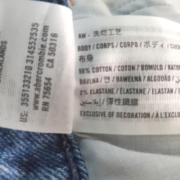 Hollister curvy high rise patchwork mom jeans, size 3 (26) - Picture 7 of 9